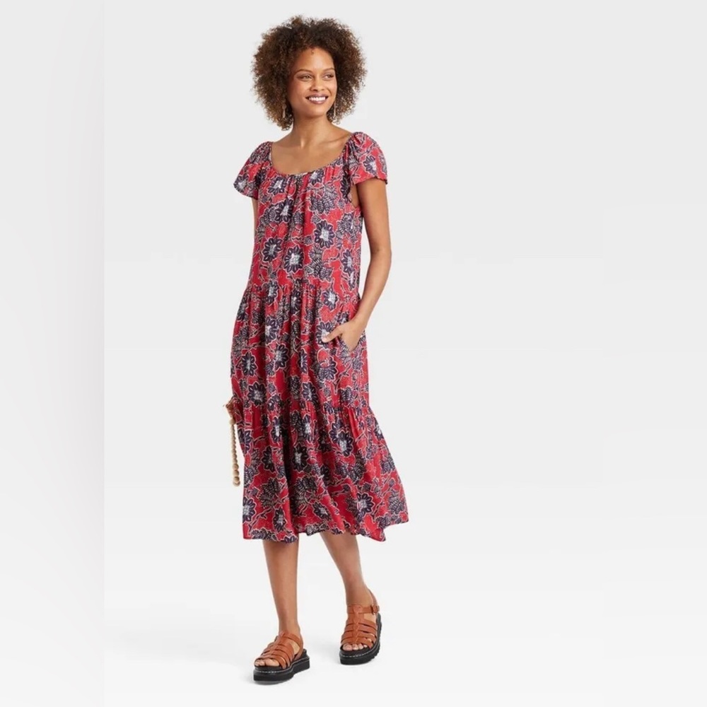Knox Rose Flutter Short Sleeve A-Line Floral Dress with Pockets on Red Size L